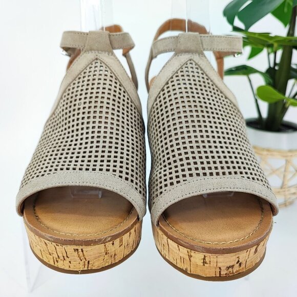 Franco Sarto Women's Canyon Taupe Synthetic Wedge Sandal Size 9M - Picture 2 of 9